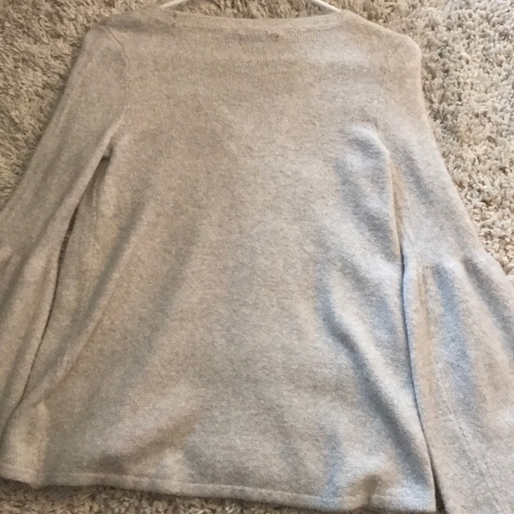 American Eagle White Sweater/Shirt - Picture 3 of 3